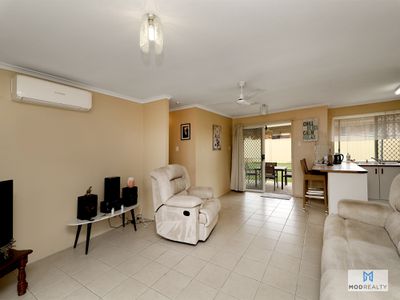 6 Bangalow Crescent, Raceview