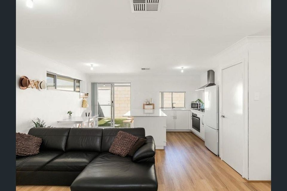 24 Nyilla Approach, Baldivis