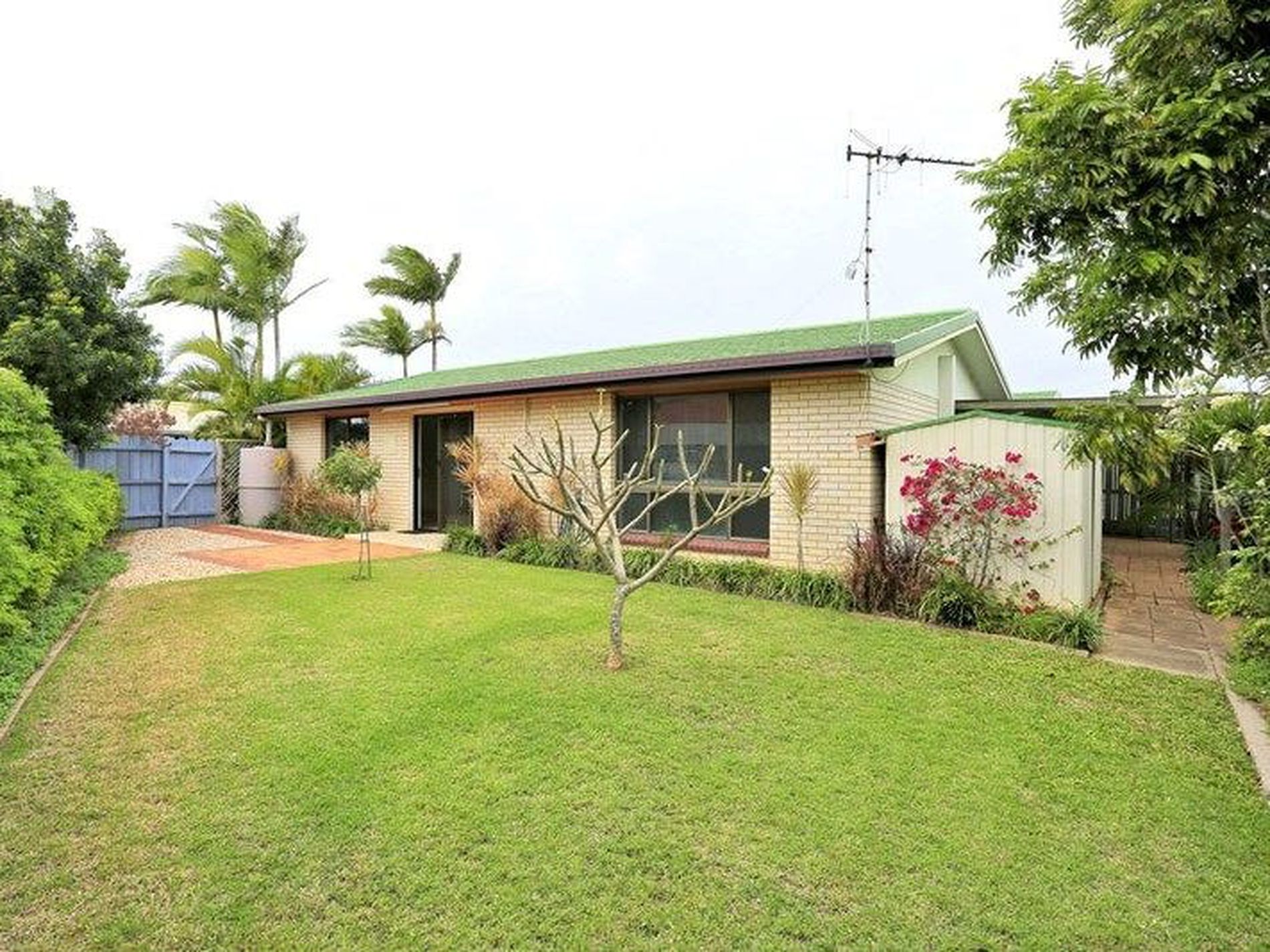 2 / 5 Newton Court, Bargara