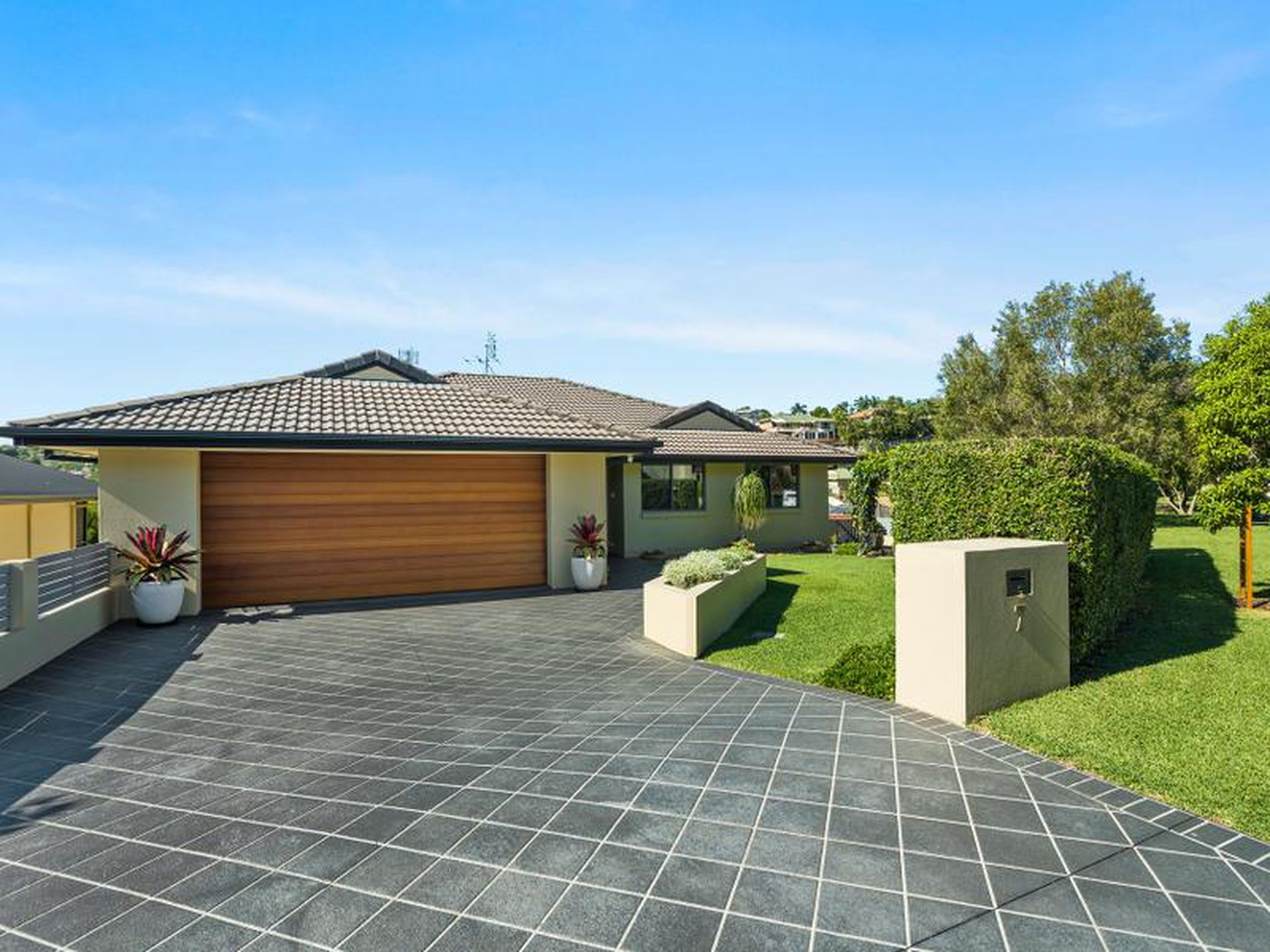 7 Comenara Crescent, Banora Point