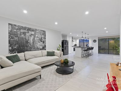 6 Ray Gardiner Vista, Tapping