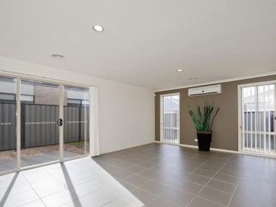 27 Tanner Mews, Point Cook