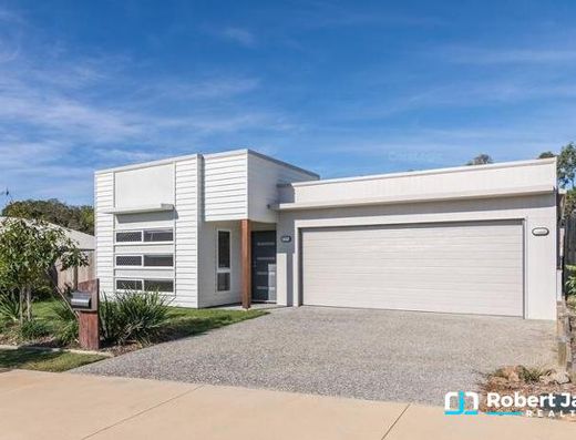 Enjoy this Family Friendly Suburb image 1