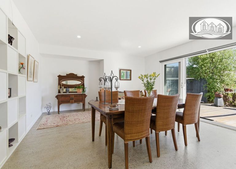 8 Aquarius Court, Portland North