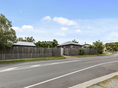 2 Thirteenth Avenue, Kedron