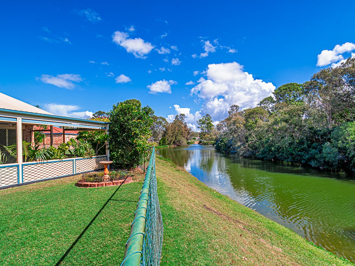 6 Daphne Court, Torquay