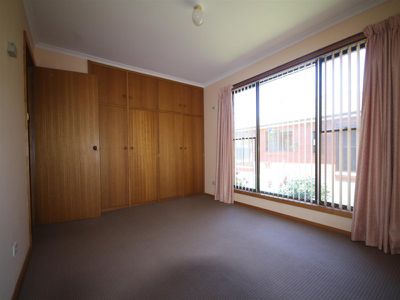 2 / 11 Freestone Crescent, Wynyard