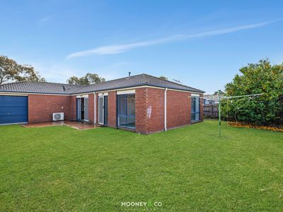 8 Stephellen Way, Cranbourne West