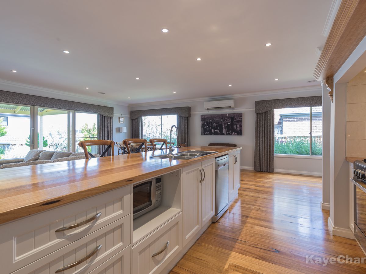 6 Elton Place, Officer Kaye Charles Real Estate