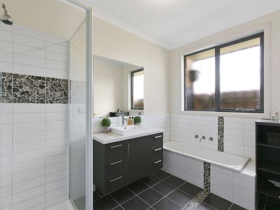 2 / 12 Studley Street, Mulgrave