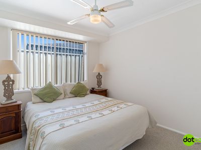 2 Hawker Close, Hamlyn Terrace