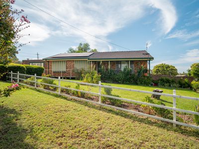 24 Angela Street, East Tamworth
