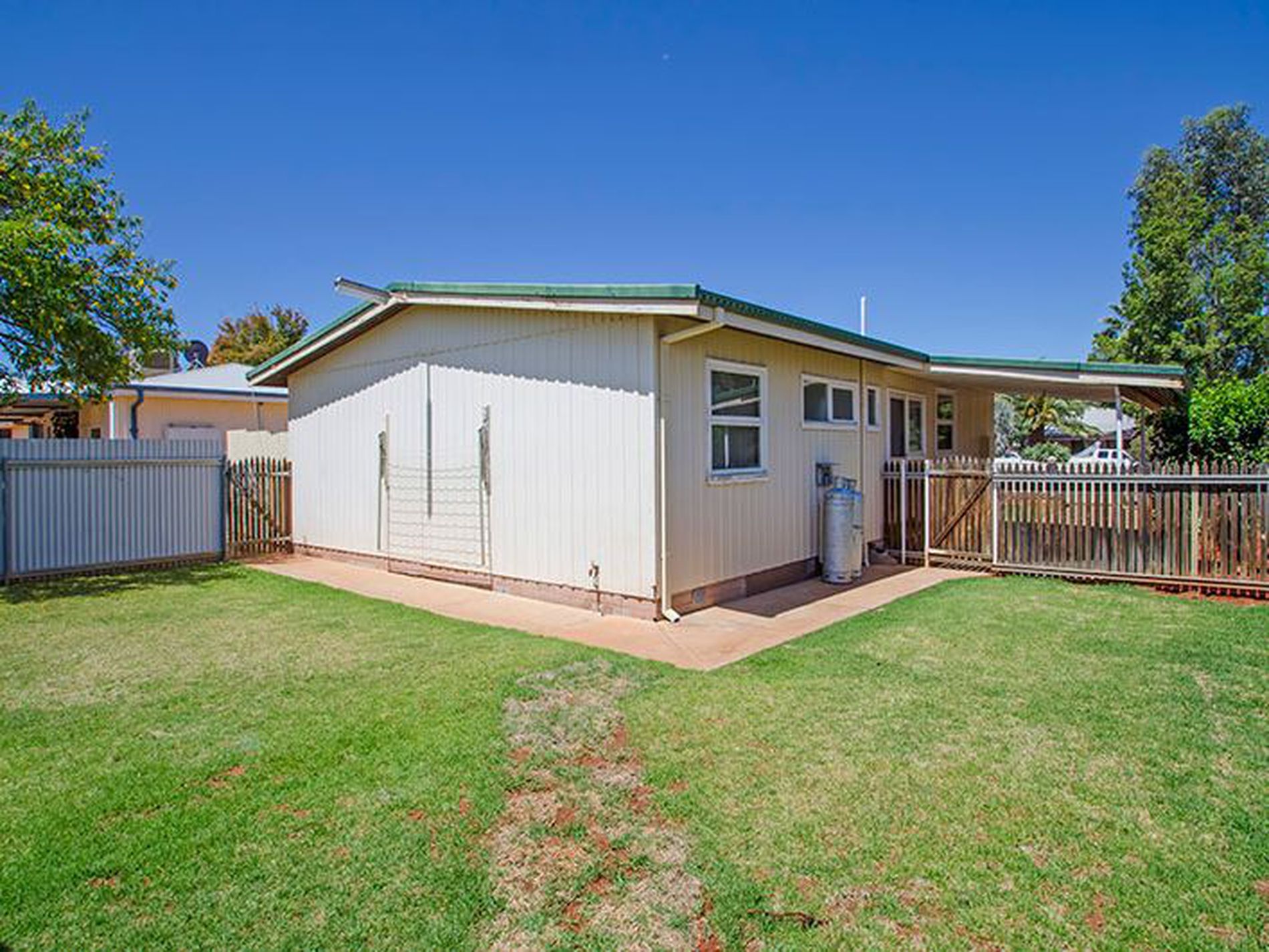 130 Lyall Street, Lamington