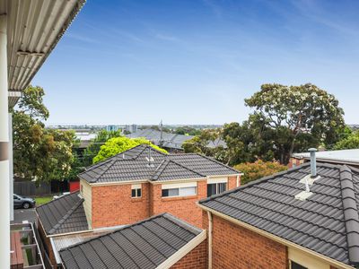 30 / 12 Close Avenue, Dandenong