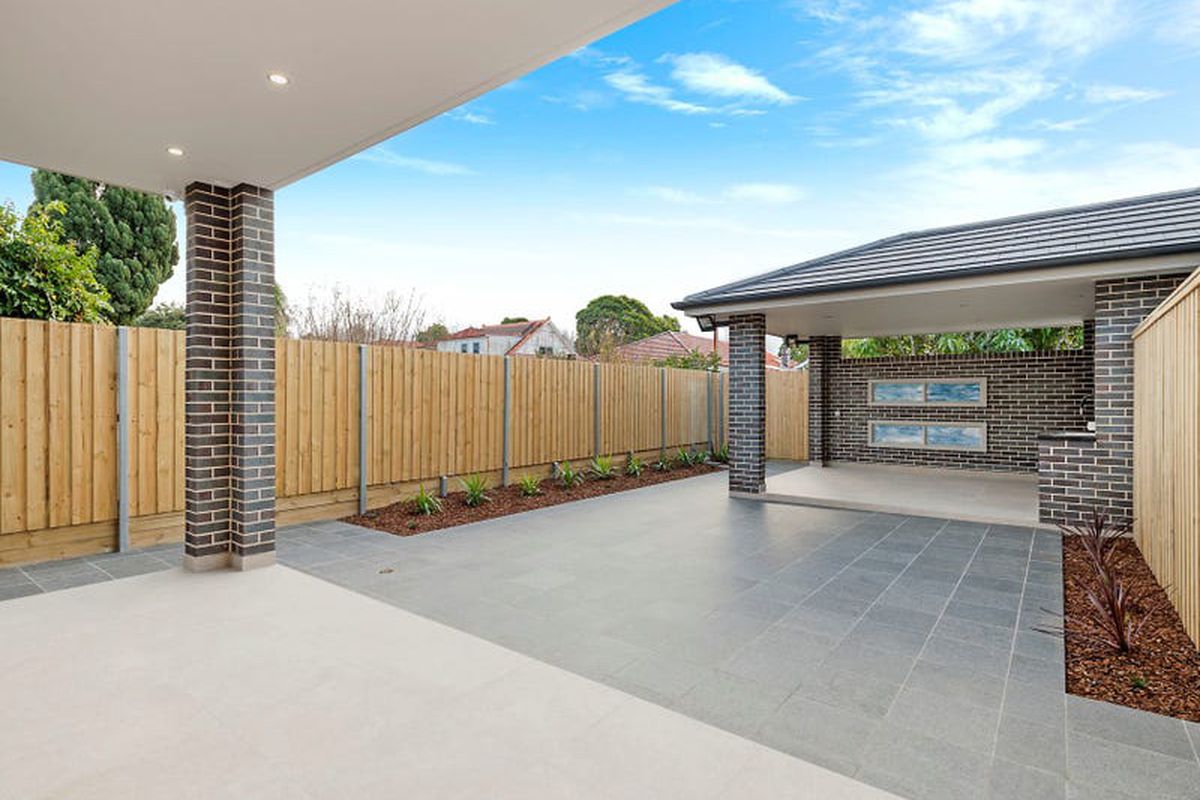 2 / 60 First Avenue, Rodd Point
