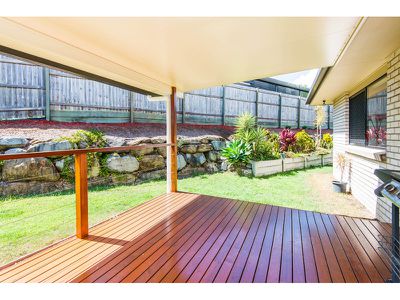 27 Hawkesbury Ave, Pacific Pines