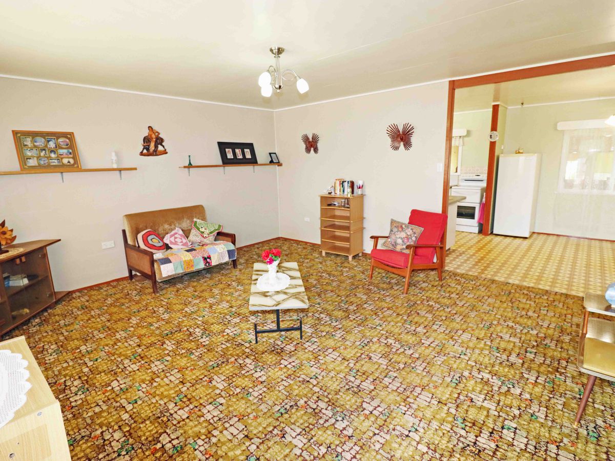 6 Finch Street, Atherton