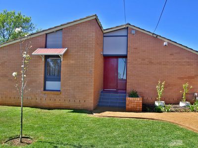 2 Lunar Avenue, Dubbo