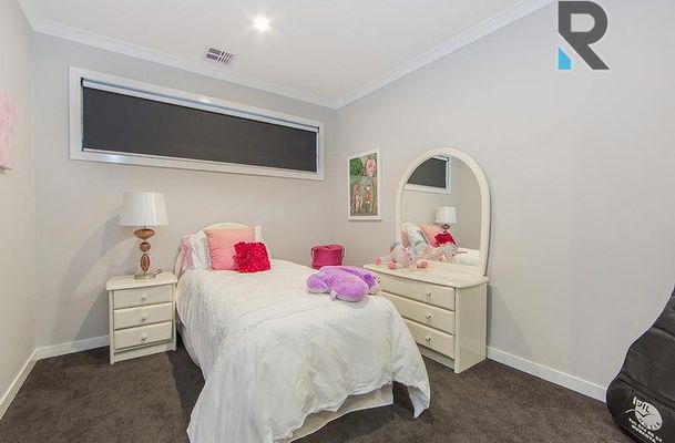 15 Naxos Road, Greenvale