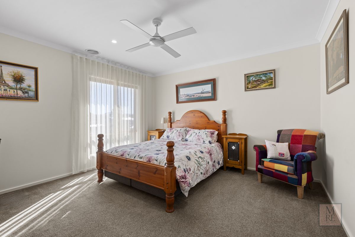 24 Lomandra Way, Mansfield