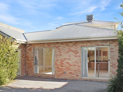 4 / 16 McTavish Boulevard, Horsham