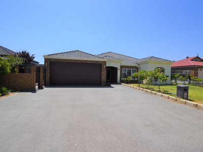 8 Kerries Link, The Vines
