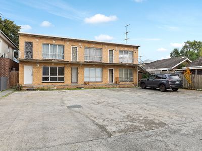 5 / 6 Rondell Avenue, West Footscray