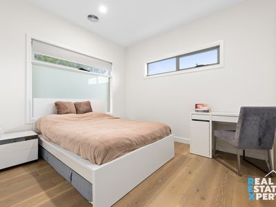 3 / 16 Manuka Road, Berwick