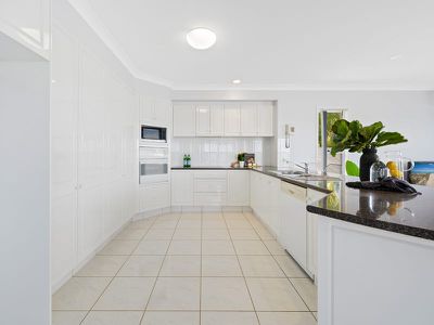 9 Parkwater Point, Helensvale
