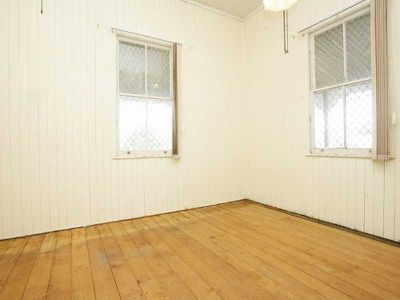 7 South Station Rd, Booval