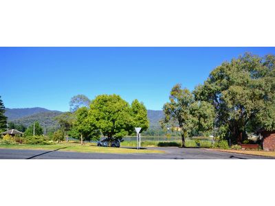 60 Lakeside Avenue , Mount Beauty