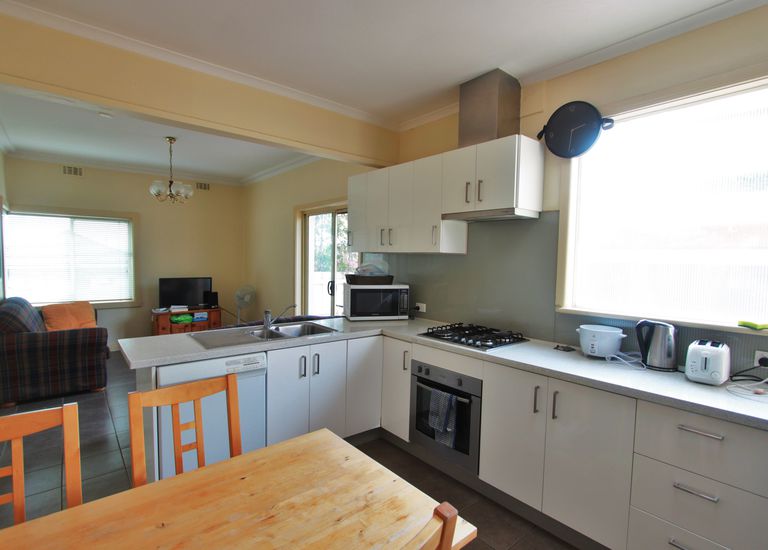 1235 North Road, Oakleigh