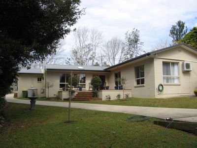 385 Western Avenue, Montville