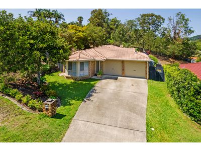 28 Pinedale St, Oxenford