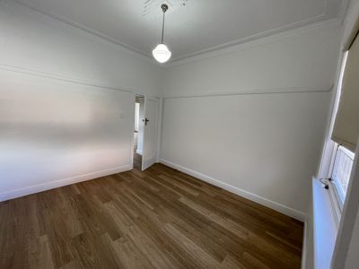 4 / 10 Olympic Street, Griffith