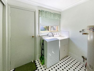4 / 18 Regent Street, Forbes