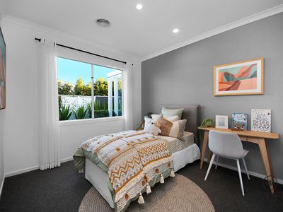 49 Centenary Boulevard, Officer South