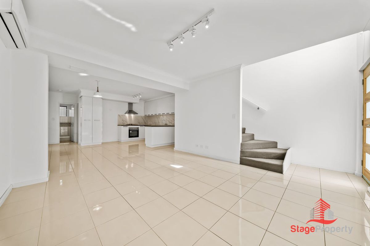 18 / 22 Rinaldo Crescent, Coolbellup