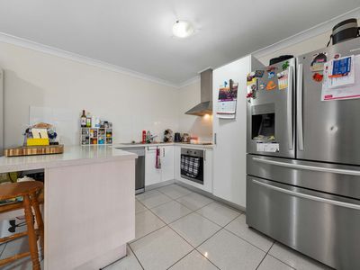 2 / 2 Darter Close, Lowood