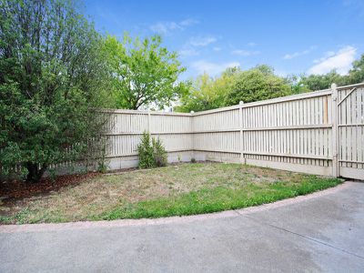 2 May Gibbs Crescent, Lynbrook