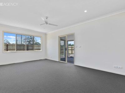 10 Senorita Parade, Urangan