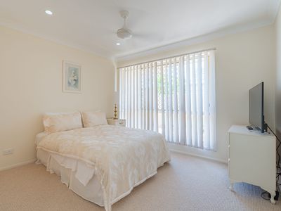 28 Kalowendha Avenue, Pelican Waters