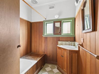 40 Lomond Terrace, East Geelong