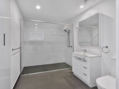 2205 / 10 Trinity Street, Fortitude Valley