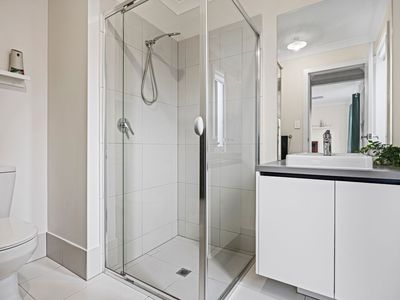 5 Catalonia Avenue, Munno Para West