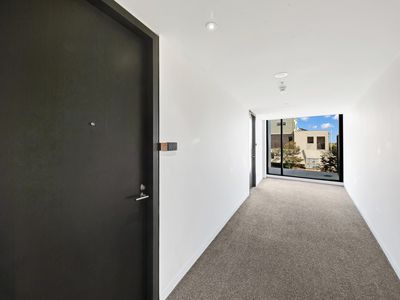 132 / 33 Quay Boulevard, Werribee South