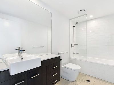 3208 / 25-31 East Quay Drive, Biggera Waters