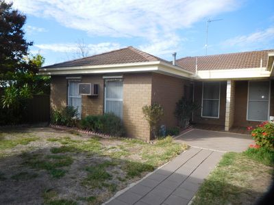 3 / 7 Roberts Avenue, Horsham