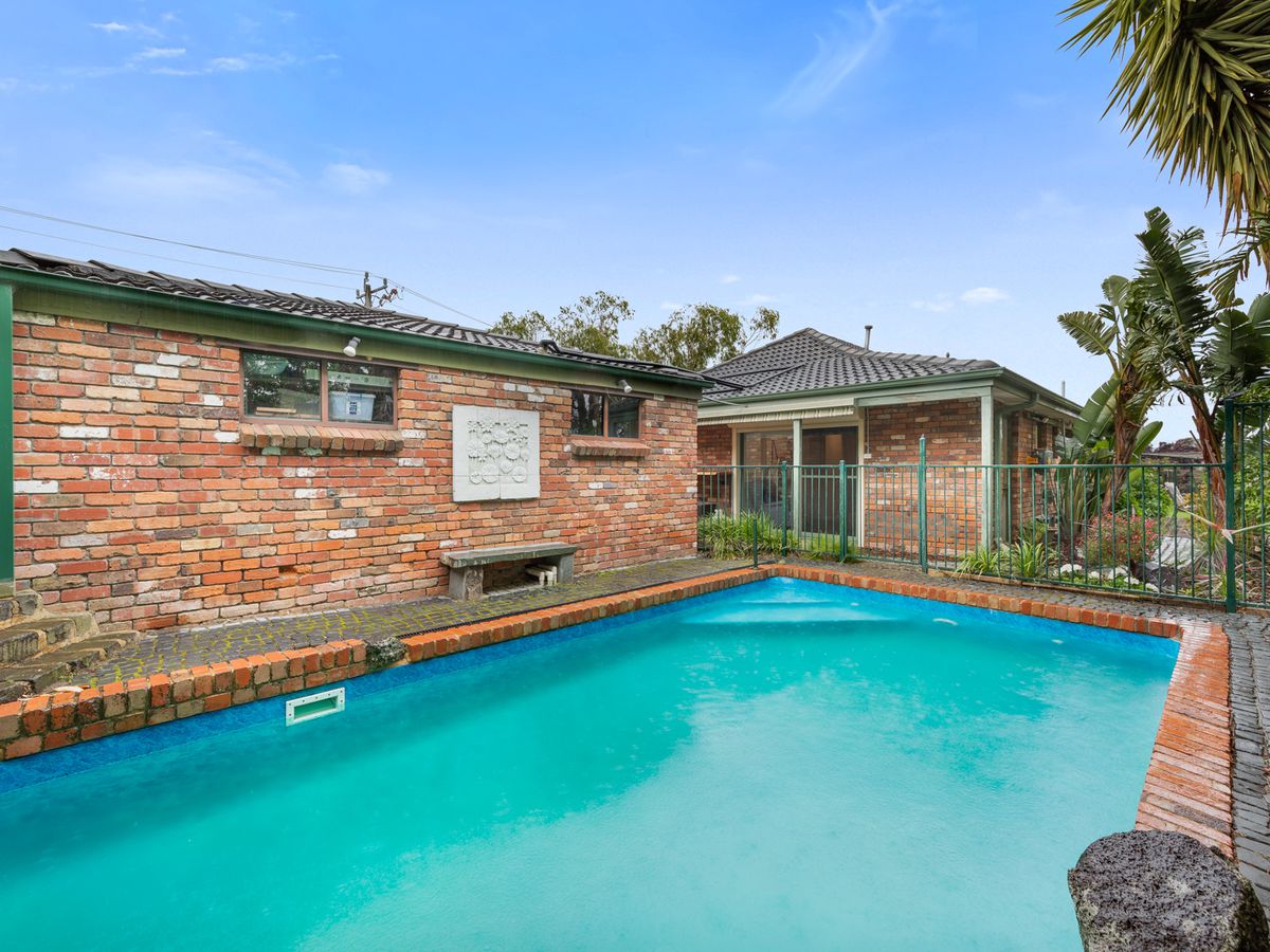 61 Somerset Drive, Dandenong North