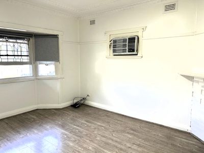 98 Highland Avenue, Yagoona